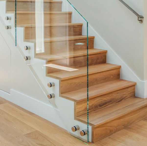 Point holder glass railing